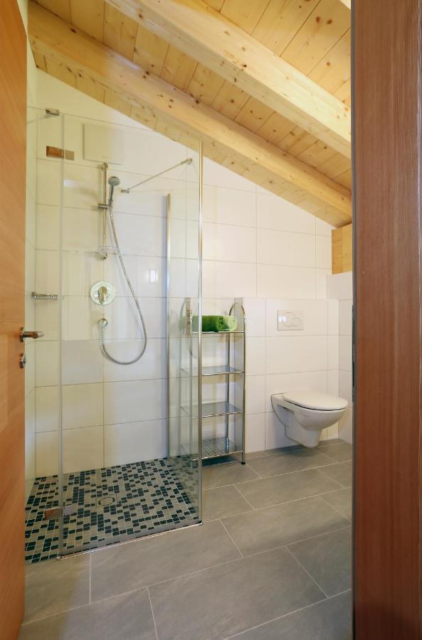 Ladner Apartment *